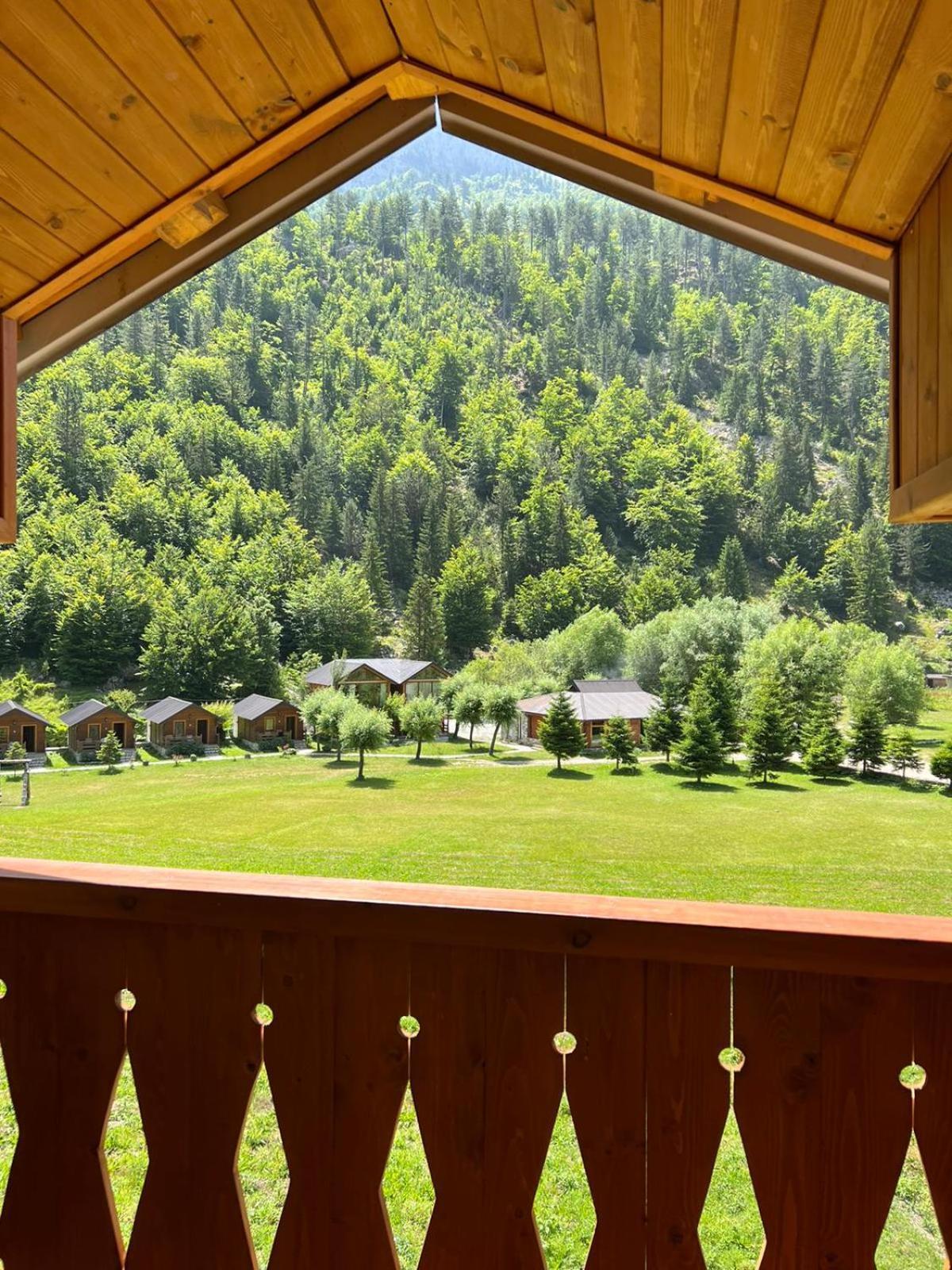 N'bjeshke Hotel 4*