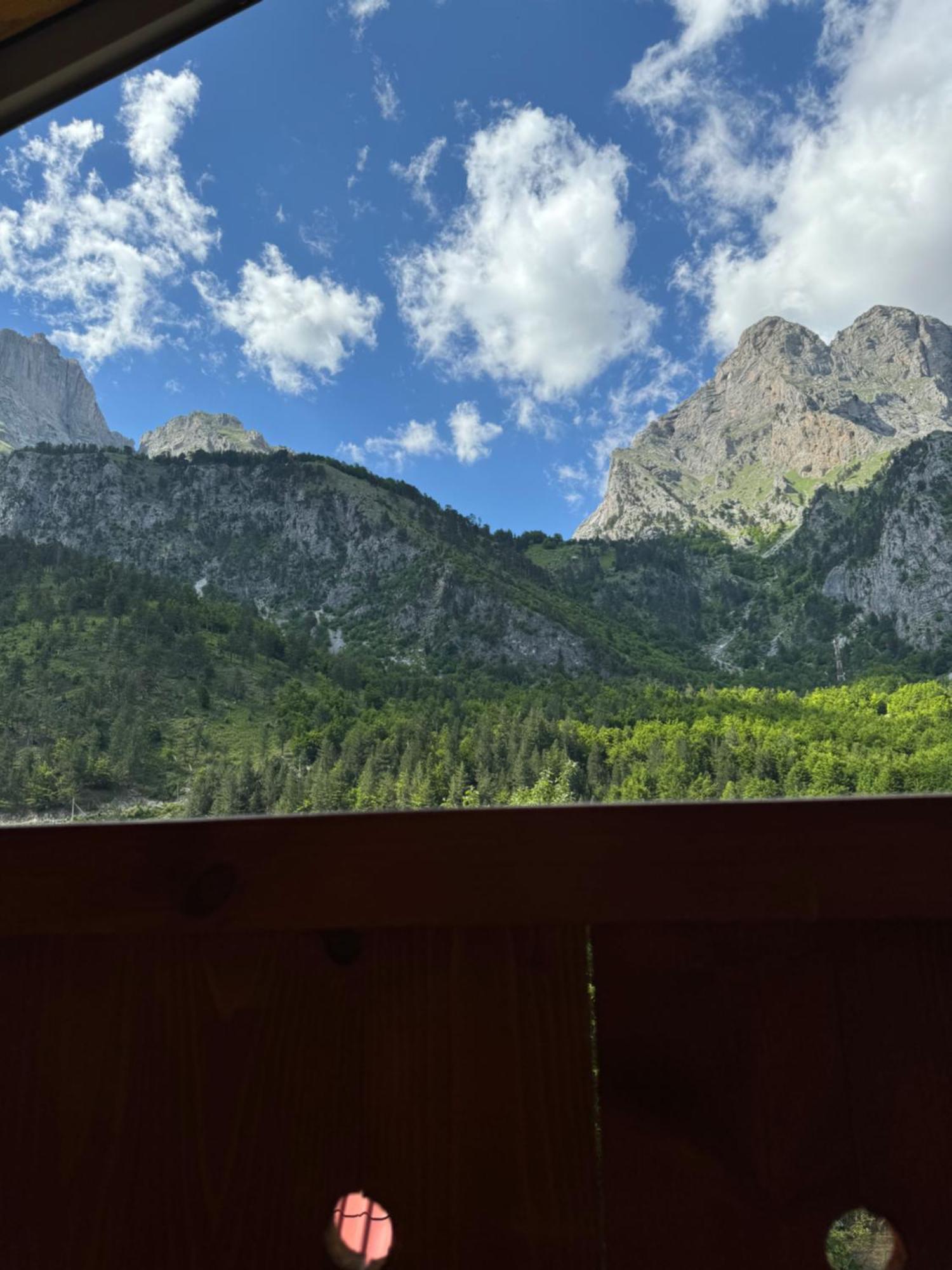 N'bjeshke Hotel 4*